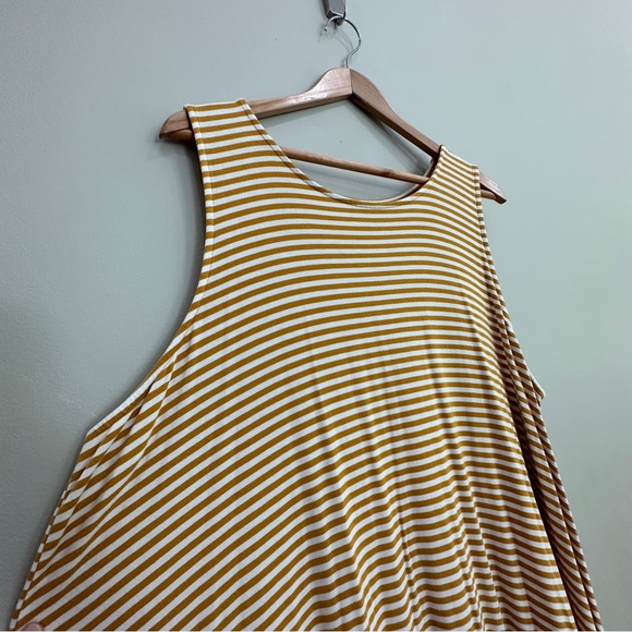 Old Navy XXL striped sundress - Picture 6 of 7